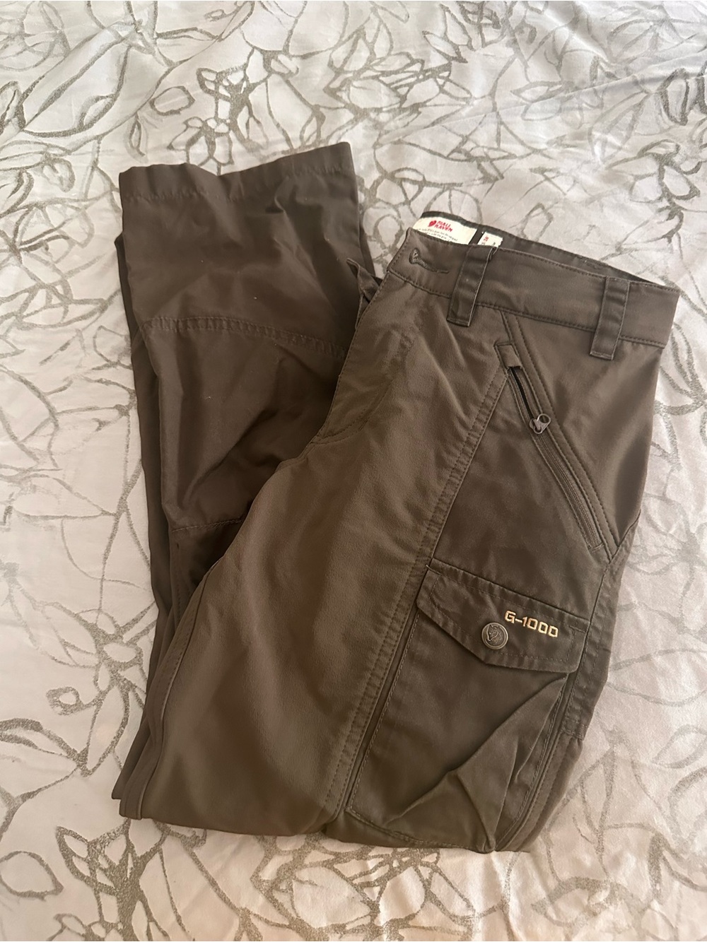 2 pairs of Fjallraven hiking pants in Olive Green and Burgundy - Picture 7 of 7